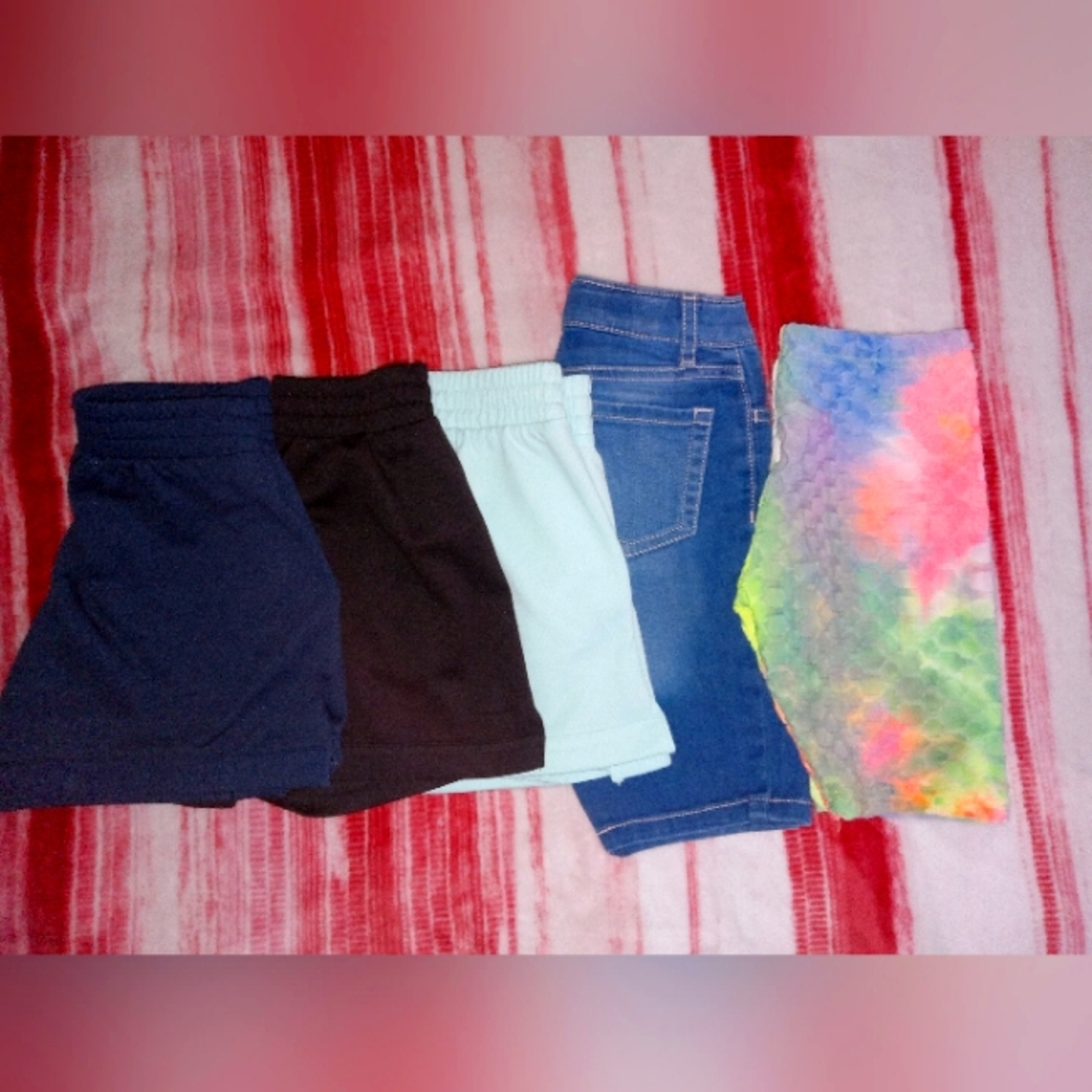 **SOLD**Little Girl's shorts Lot 5 pck